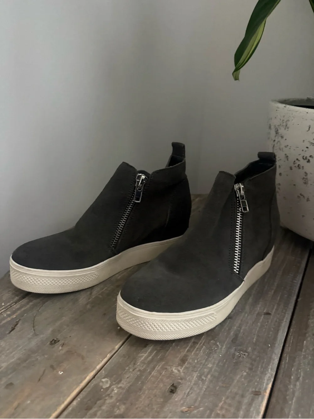 Steve Madden Dark Gray Suede Zip-Front Platform Booties